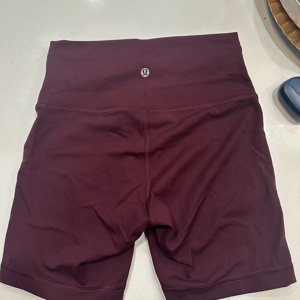 lululemon athletica burgundy Bike Shorts High-Waisted Performance in size 6